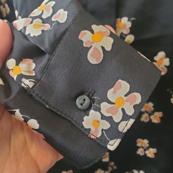 Dynamite Cropped Floral Silky Cherry Blossom Blouse - Picture 7 of 9